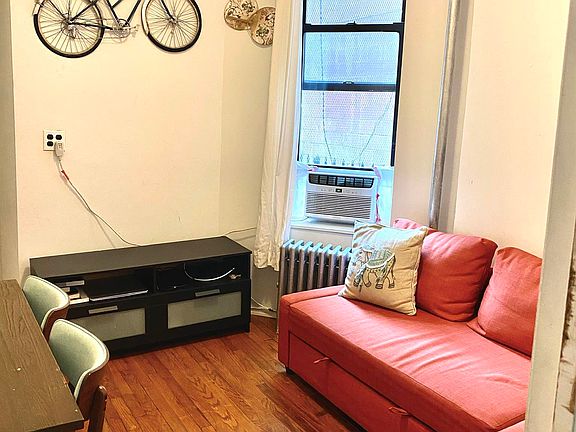 2nd image of 717 E 5th St APT 1C
