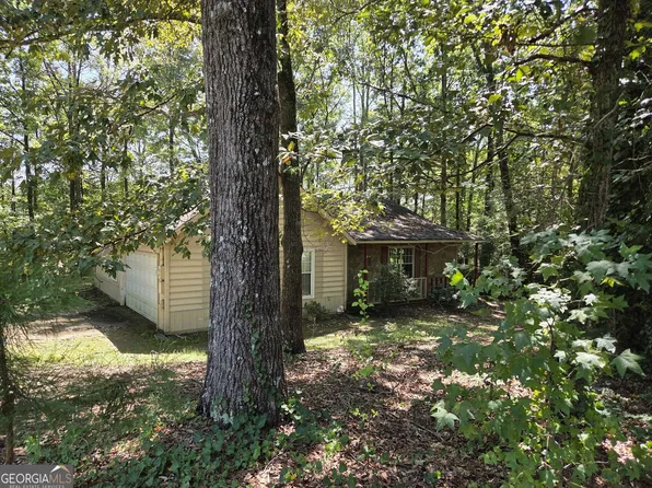 1916 Woods Ct, Riverdale, GA 30296