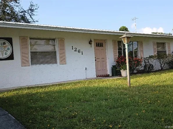 1261 SE Mendavia Ave, Port Saint Lucie, FL 34952
