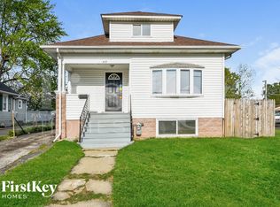 577 Washington Park, Waukegan, IL 60085