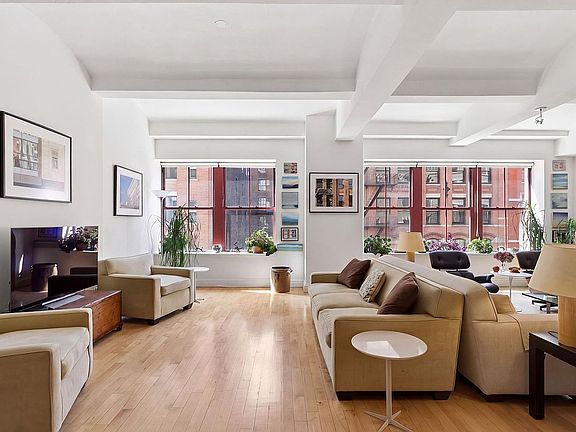 3rd image of 27 N Moore St APT 4A