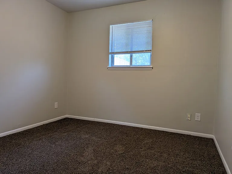 728 SW 4th Pl — Photo 12