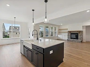 3rd image of 6 Pine St