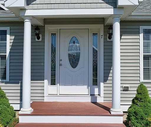 3rd image of 7 Deerfield Dr