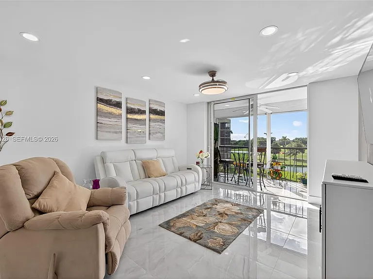 8900 Washington Blvd #410 — Photo 8