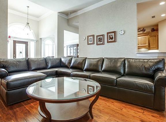 5th image of 7901 Shady Oaks Dr