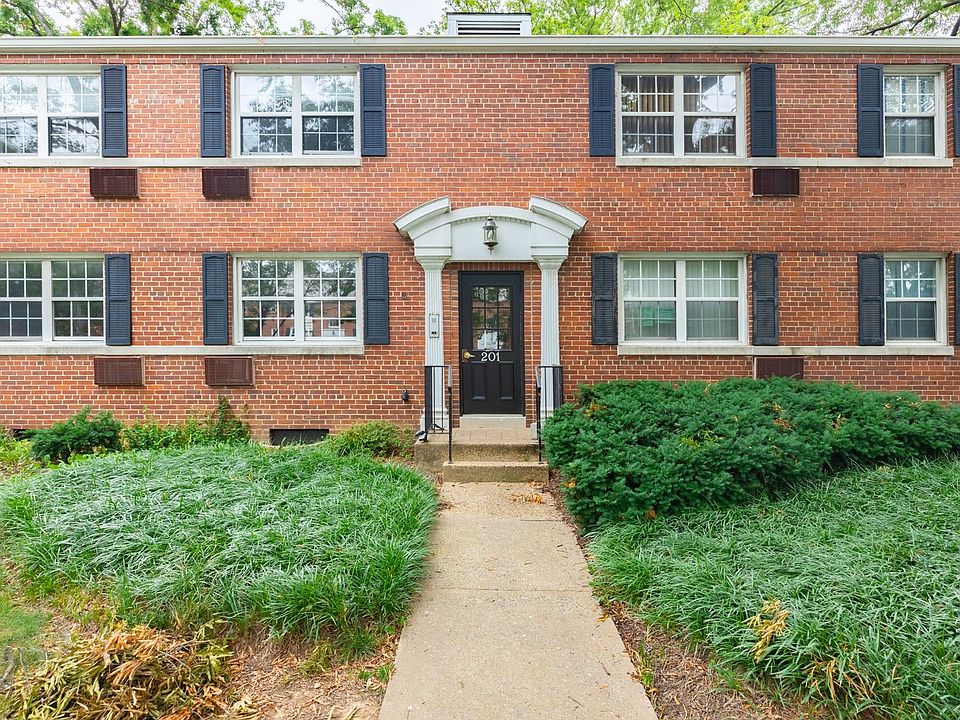 1st image of 201 N George Mason Dr APT 1