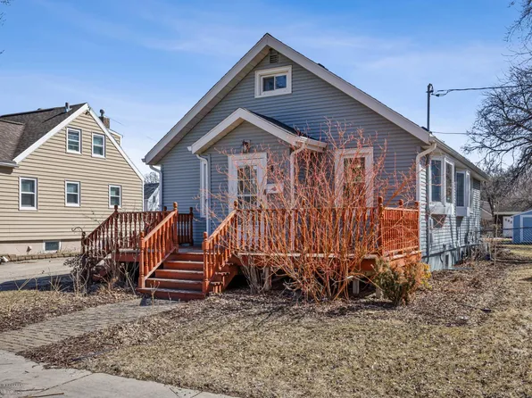 806 16th St S, Fargo, ND 58103