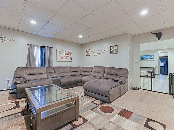 3rd image of 118 Maple St