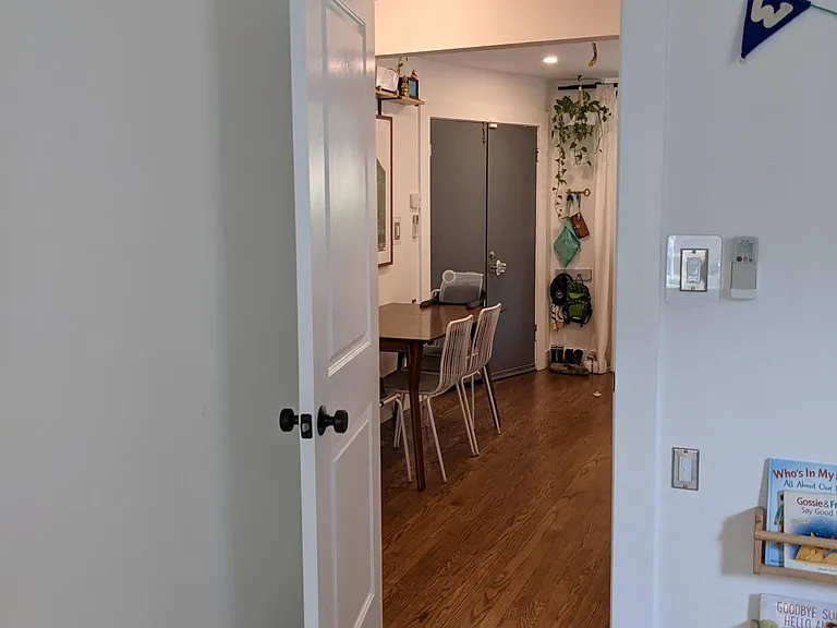 215 Hawaii Ave NE — Photo 6