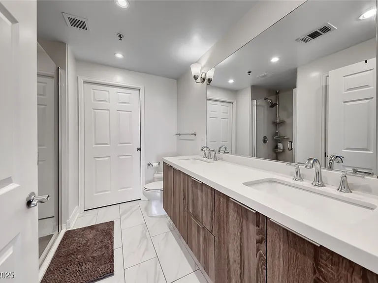 150 Las Vegas Blvd #1803 — Photo 27