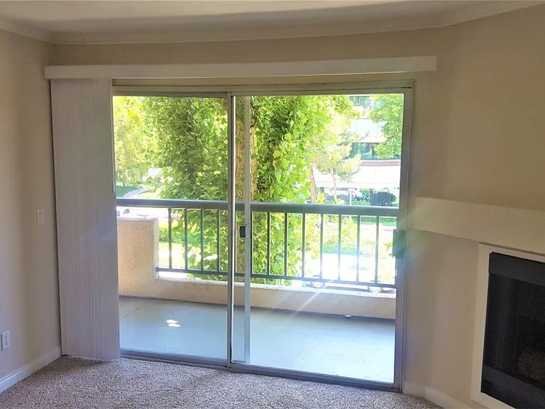 5510 Owensmouth Ave #213 — Photo 11