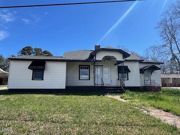 2nd image of 1824 N Main St