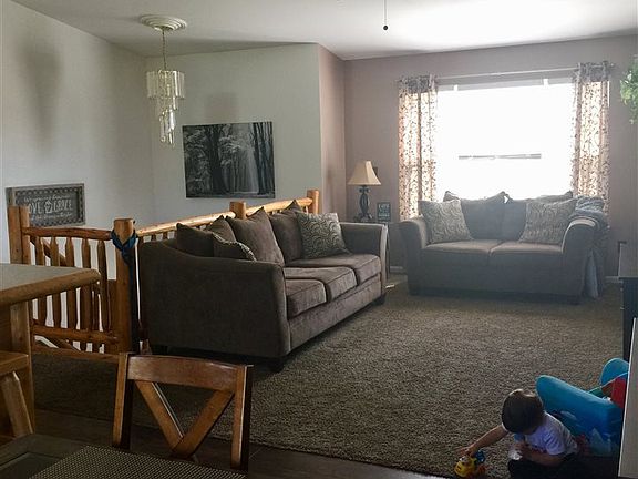 4th image of 319 Andover Woods Dr