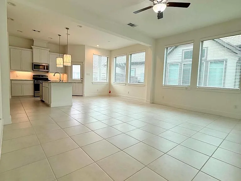 1539 Crystal Stream Dr — Photo 17