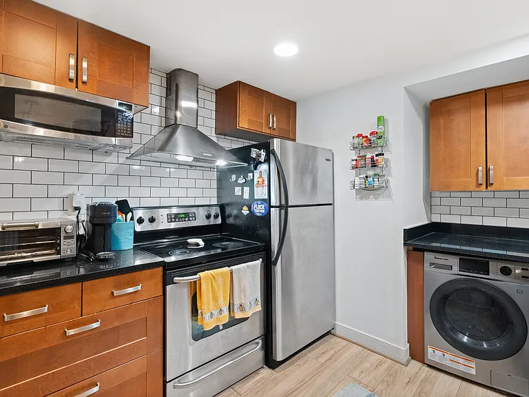 1421 Columbia Rd NW #B4 — Photo 18