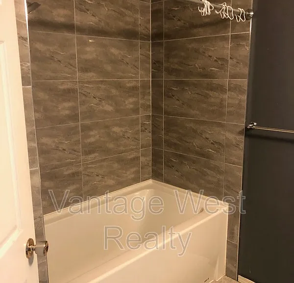 2433B Sexsmith Rd — Photo 8