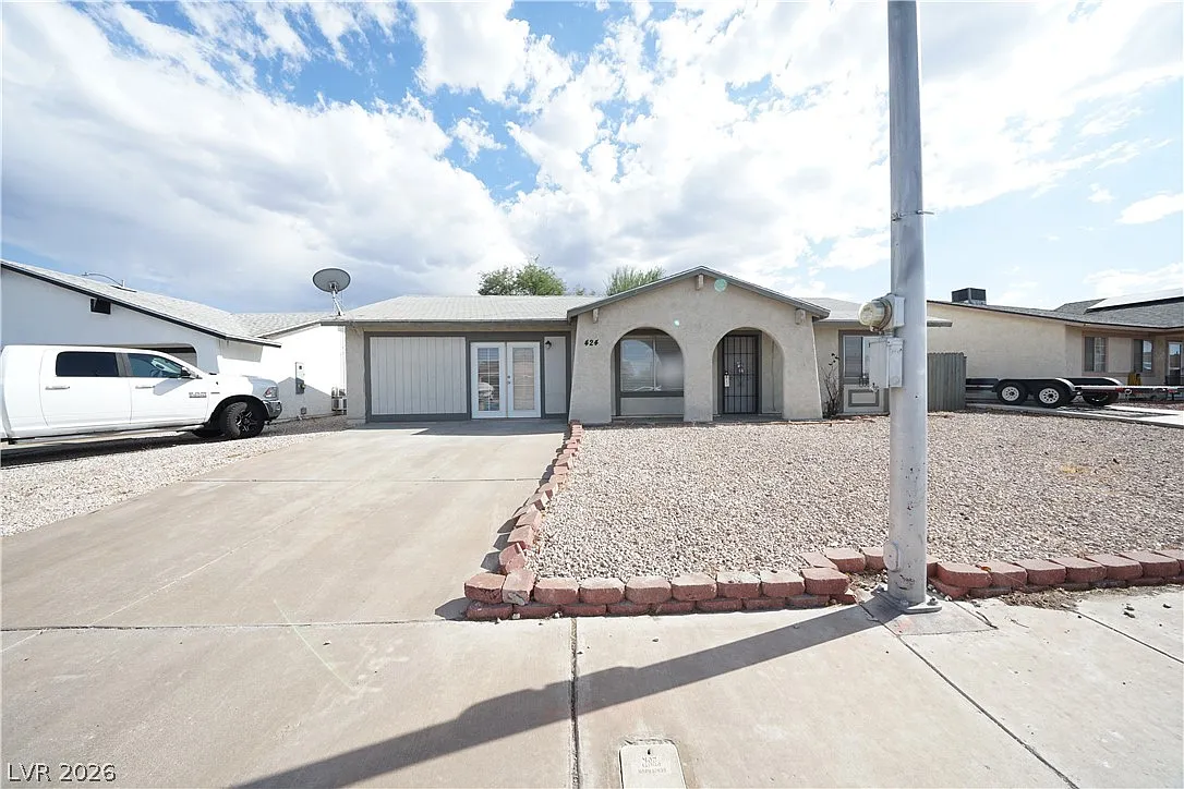 3 bed, 1.0 bath, 1500 sqft, $1,795 — Photo 1