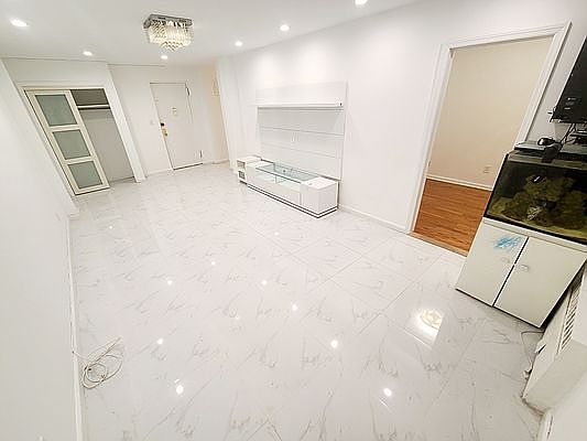 3rd image of 6615 Thornton Pl #L5