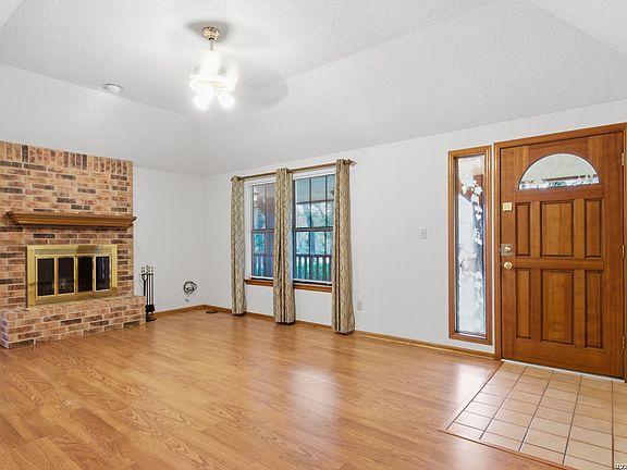 3rd image of 338 Twin Oaks Dr