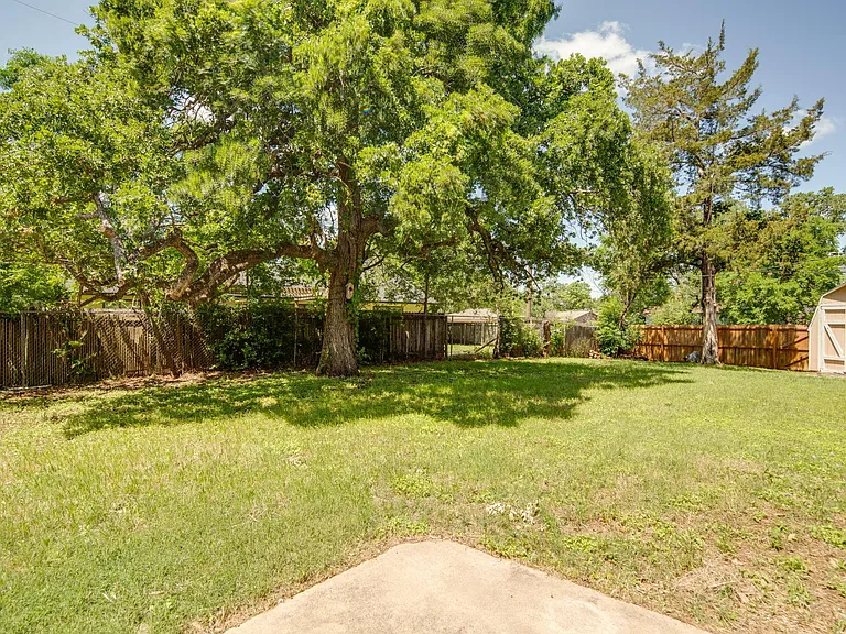 3000 Longleaf Dr — Photo 21