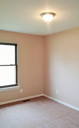 5th image of 48797 Celeste Dr