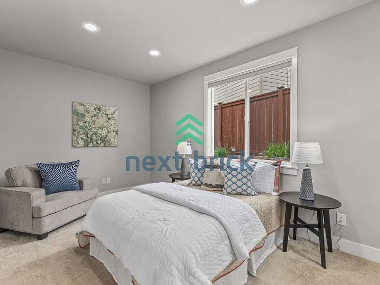 27174 SE 18th Pl — Photo 16