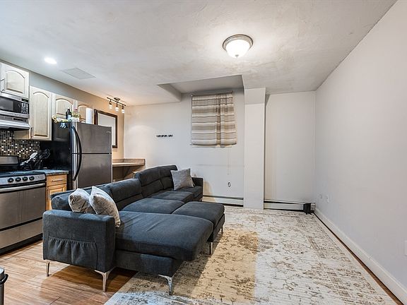 4th image of 21 Aberdeen St APT B