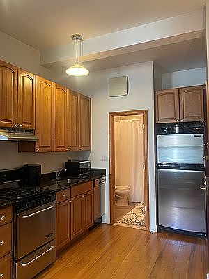 3rd image of 219 W 20th St APT 5B