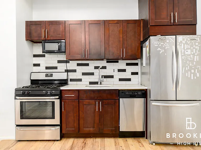 212 Evergreen Ave #3B — Photo 2