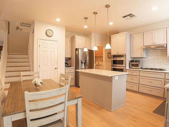 2nd image of 918 Shadow Tree Court