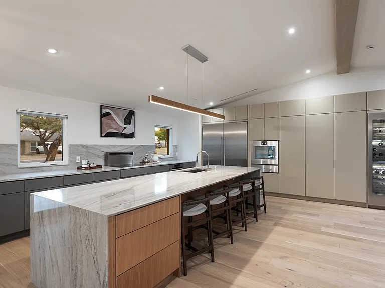 4000 Greystone Dr — Photo 6