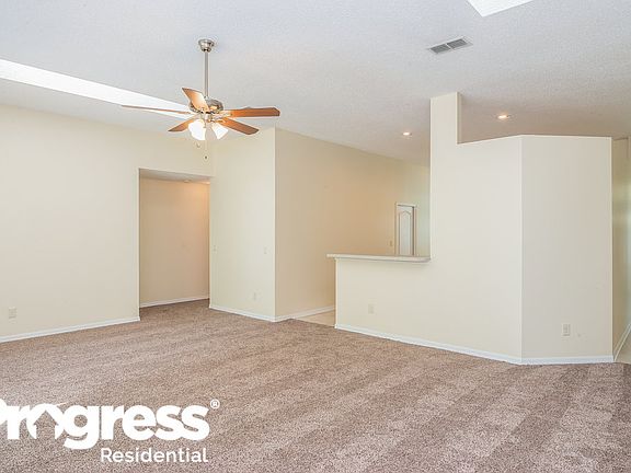 3rd image of 448 Summit Dr