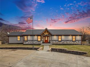 321 S 102nd St, Edwardsville, KS 66111