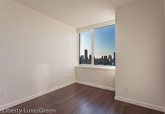 5th image of 200 E End Ave #32B