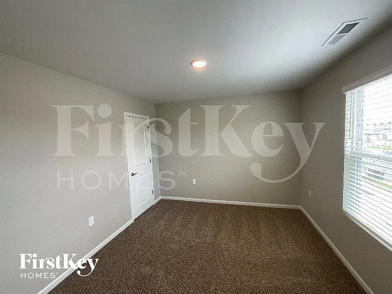 203 Red Valor St — Photo 5