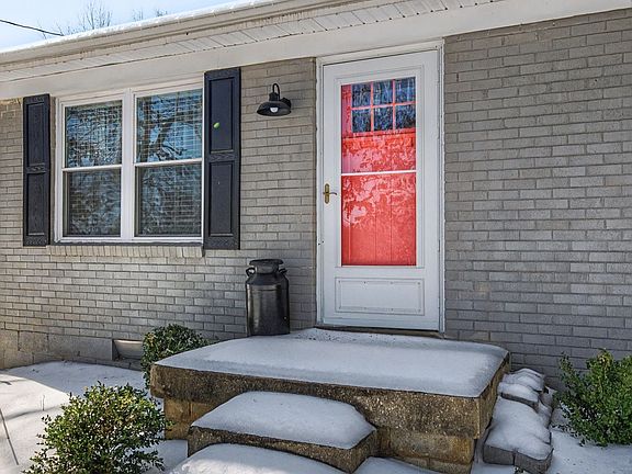 3rd image of 112 Valleywood Ct