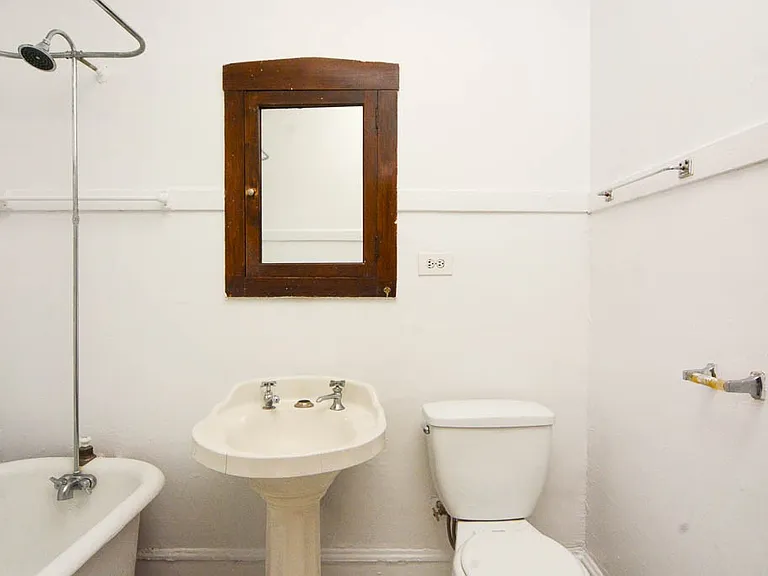 2426 N Sawyer Ave #W2 — Photo 20