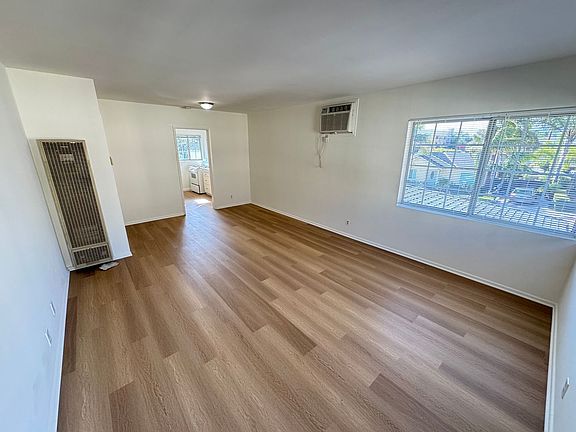 5th image of 862 Carillo Dr APT D