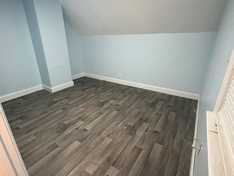 Upstairs Bedroom 1