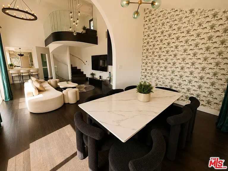 8810 Hollywood Blvd — Photo 15