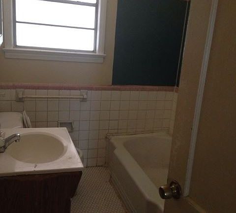 5th image of 1536 Alma St
