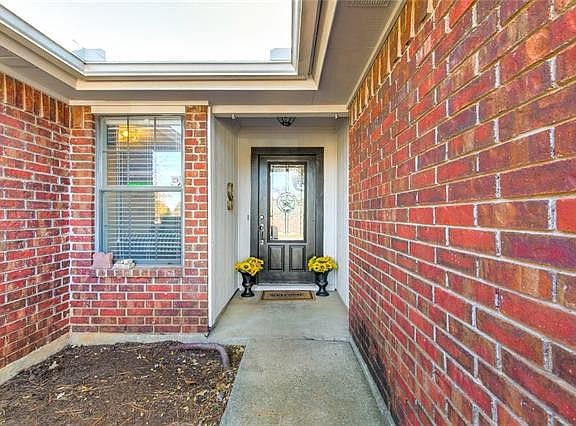 4th image of 206 Hilltop Dr