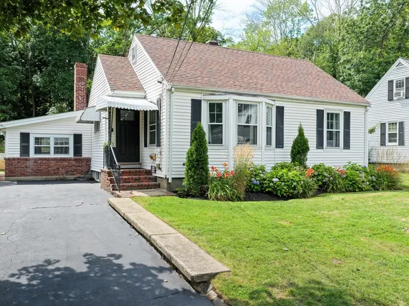 40 Oneida Ave, Brockton, MA 02301