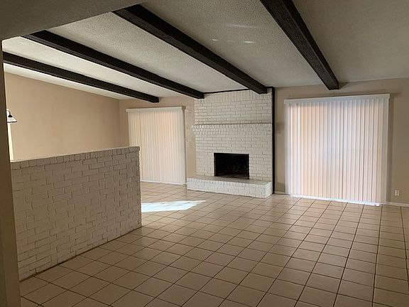 2nd image of 112 W Sycamore Ave