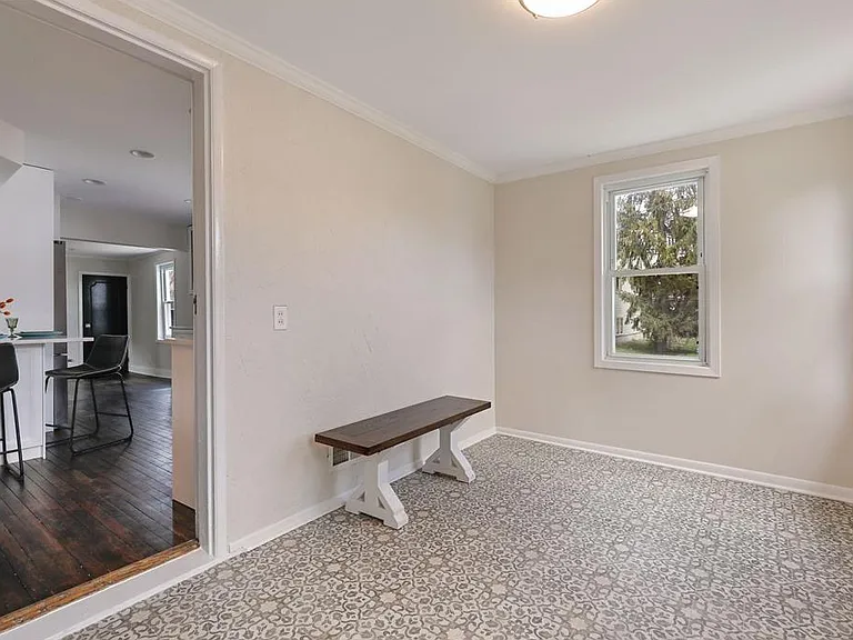 314 12th Ave NE — Photo 56
