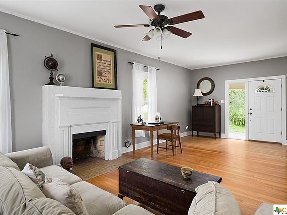 3rd image of 1121 Belvin St