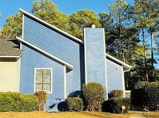 824 Danish Dr, Fayetteville, NC 28303
