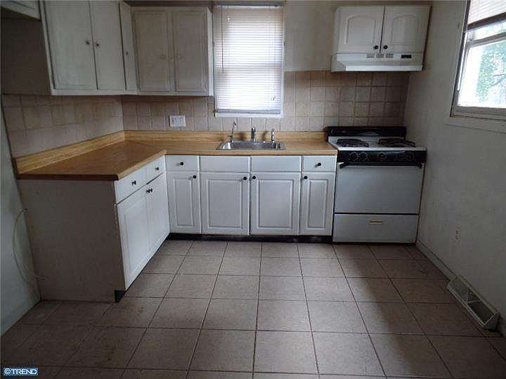 2nd image of 715 Evesham Ave