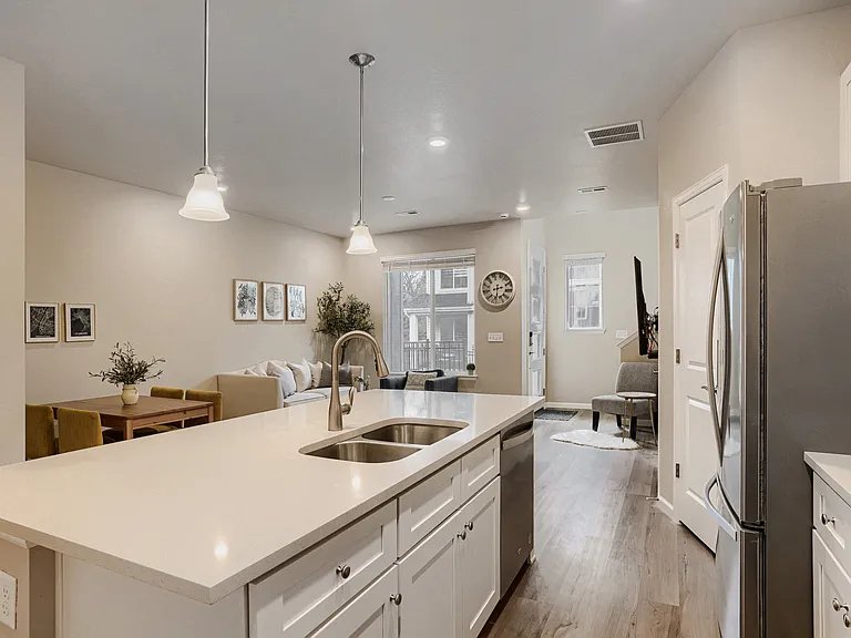 1909 S Poplar Ct — Photo 12